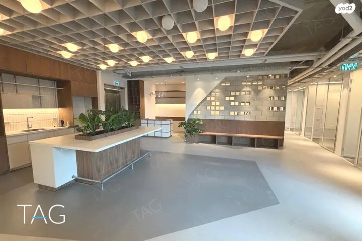 משרדים, דרך מנחם בגין 13, רמת גן