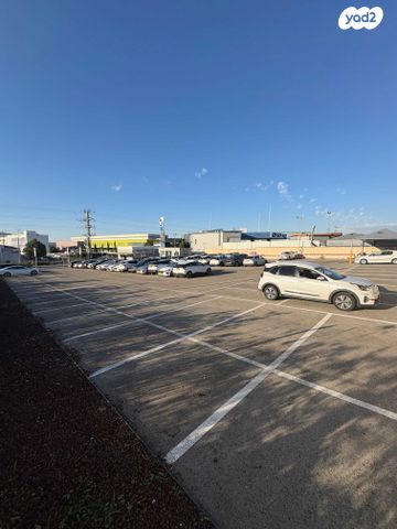 חניון, פלוטיצקי, ראשון לציון