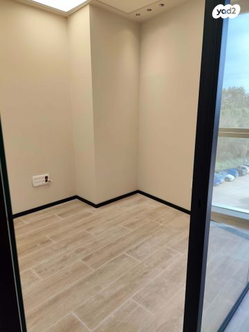 משרדים, פאול גרונינגר 4, מב"ת מערב, אזור תעשייה חדש, ראשון לציון