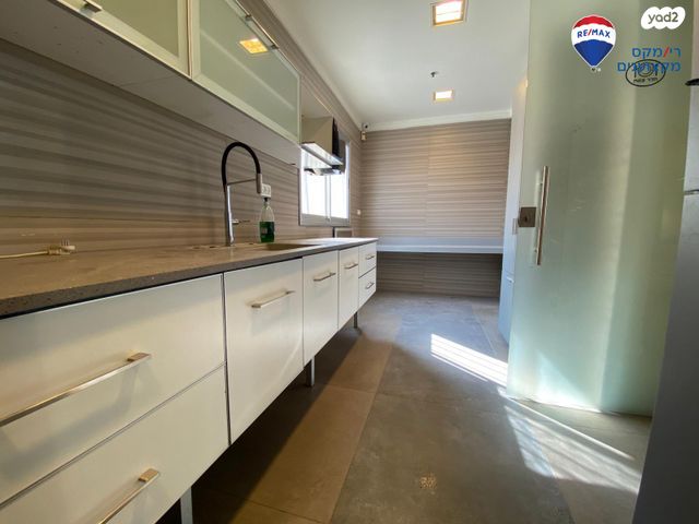 אולמות, קומבה, אזור תעשיה, חדרה