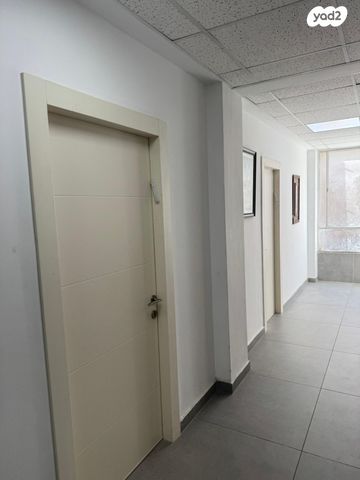 משרדים, מרכז העיר, קרית אתא