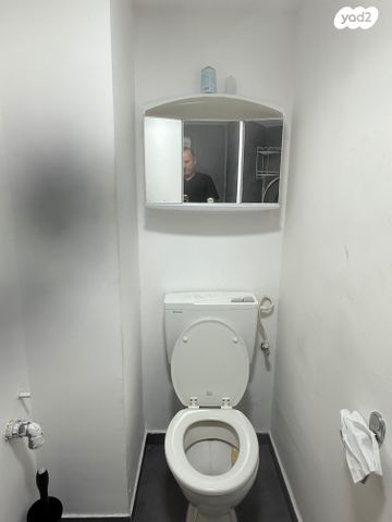 קליניקות, יגאל אלון, נחלת יצחק, תל אביב יפו