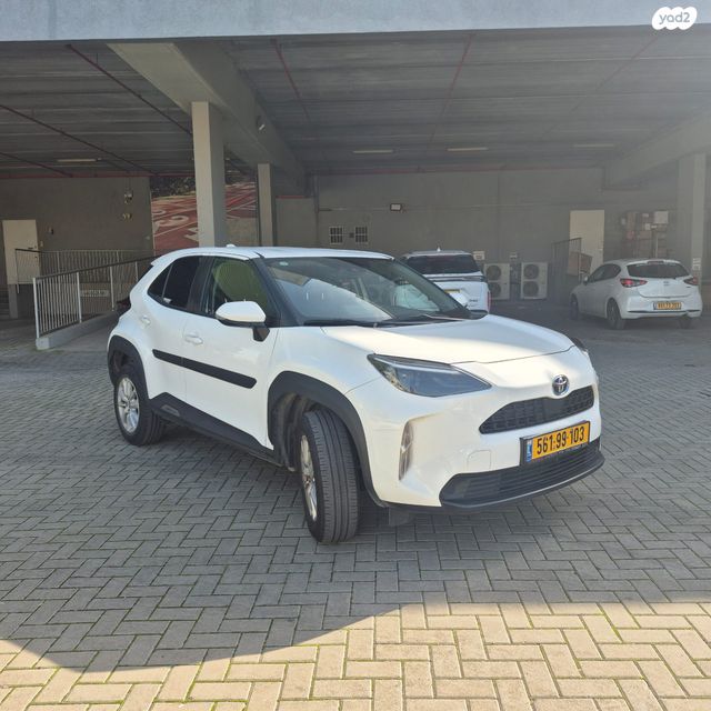 מודעת רכב טויוטה יאריס קרוס