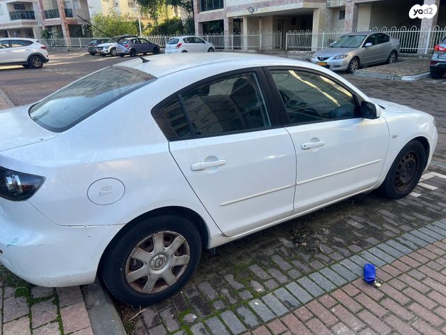 מודעת רכב מאזדה 3