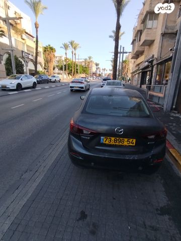 מודעת רכב מאזדה 3
