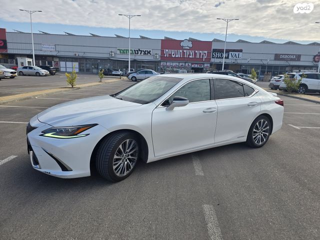 מודעת רכב לקסוס ES