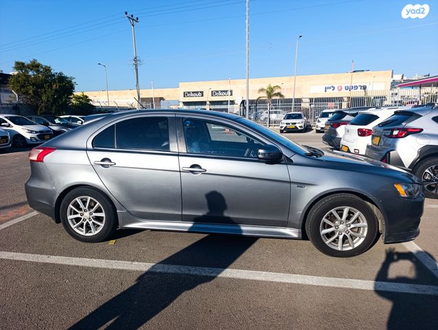 מודעת רכב מיצובישי לנסר