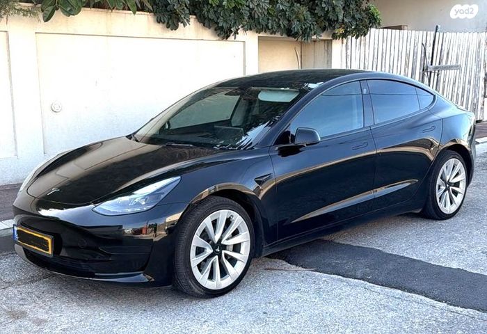 מודעת רכב טסלה מודל 3