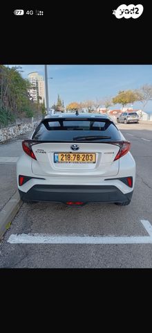 מודעת רכב טויוטה C-HR