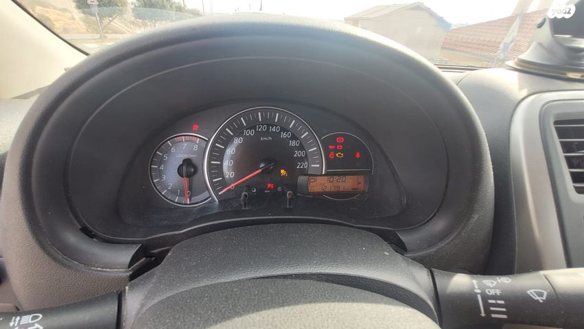 מודעת רכב ניסאן מיקרה