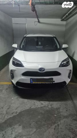 מודעת רכב טויוטה יאריס קרוס