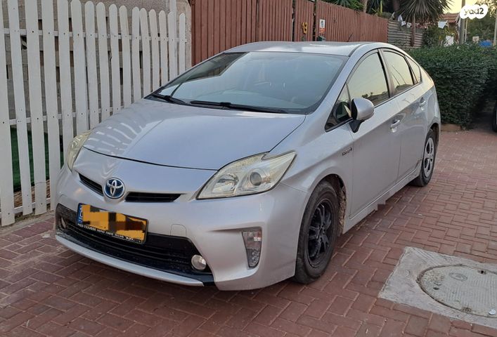 מודעת רכב טויוטה פריוס