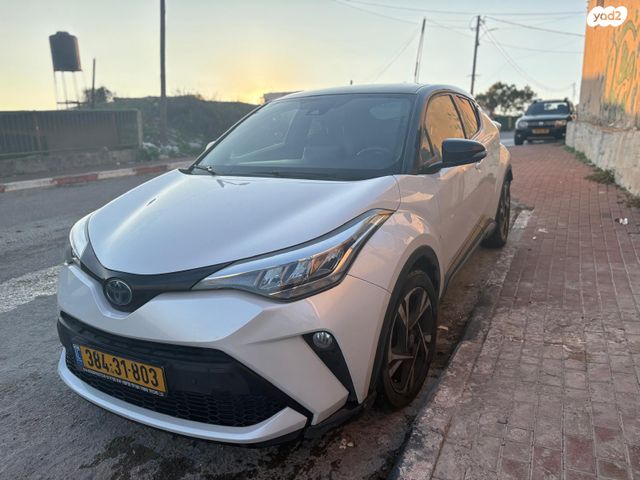 מודעת רכב טויוטה C-HR
