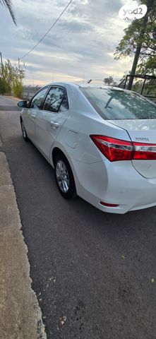 טויוטה קורולה