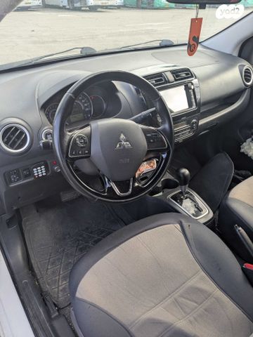 מיצובישי אטראז'