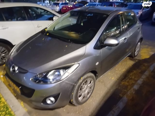 מודעת רכב מאזדה 2