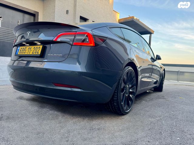 מודעת רכב טסלה מודל 3