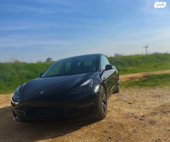 מודעת רכב טסלה מודל 3