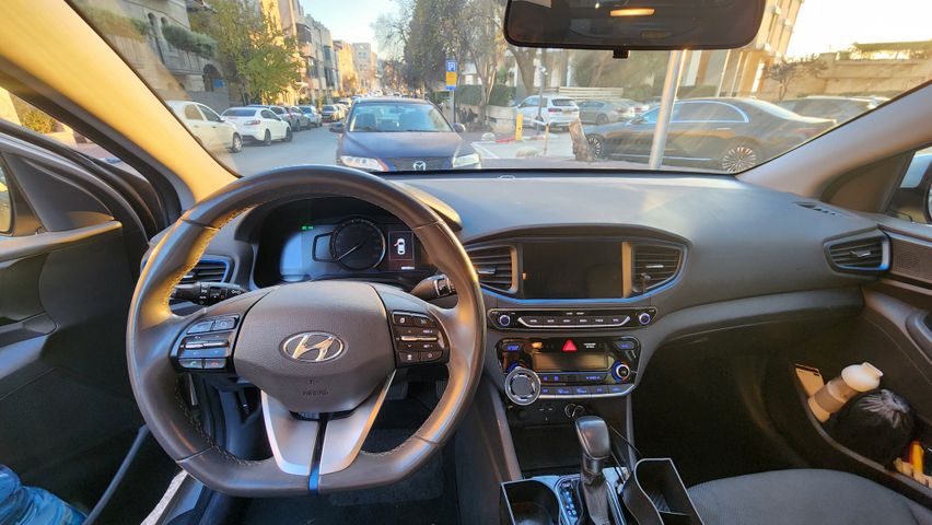 יונדאי איוניק