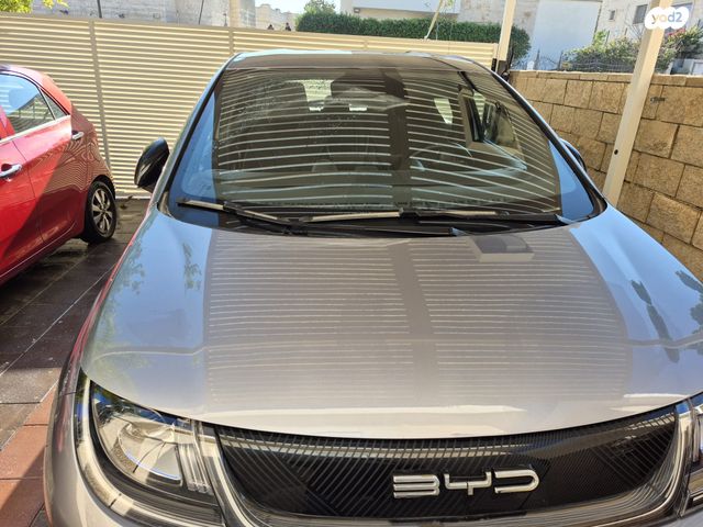 מודעת רכב בי.ווי.די דולפין