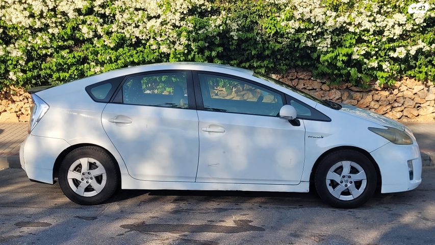 טויוטה פריוס