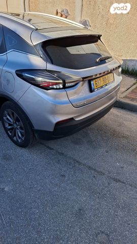 מודעת רכב ג׳ילי Geometry C