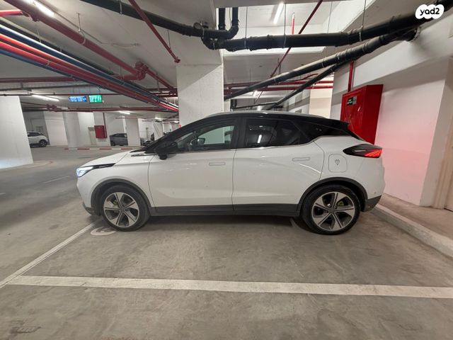 ג׳ילי Geometry C