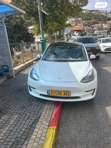 מודעת רכב טסלה מודל 3