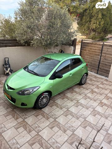 מודעת רכב מאזדה 2