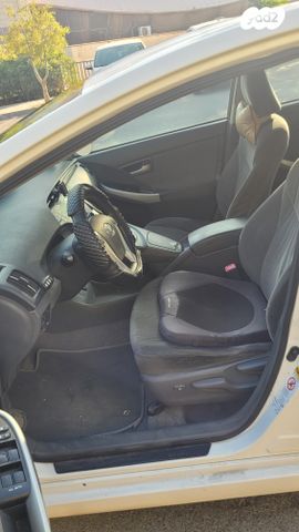 טויוטה פריוס