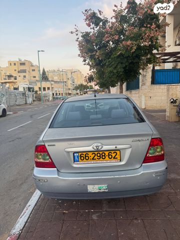 טויוטה קורולה