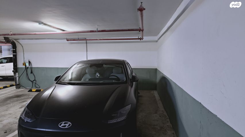 יונדאי איוניק 6