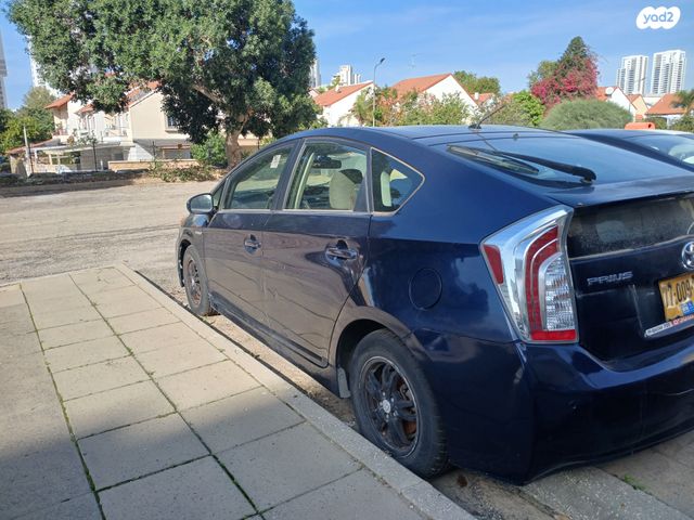 טויוטה פריוס