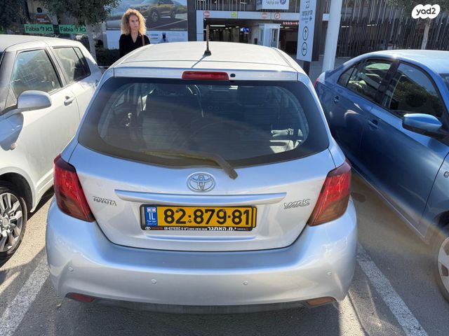 טויוטה יאריס