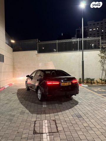 טויוטה קורולה