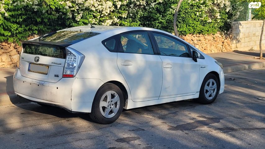 טויוטה פריוס