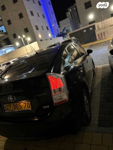 טויוטה פריוס