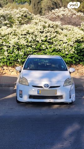 טויוטה פריוס