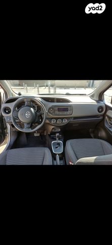 טויוטה יאריס