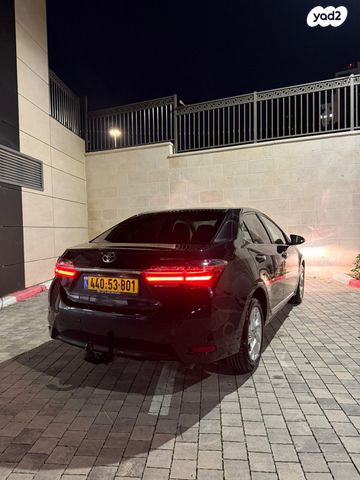 טויוטה קורולה