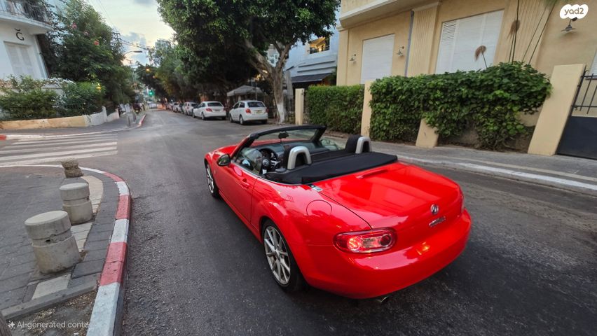 מודעת רכב מאזדה MX-5