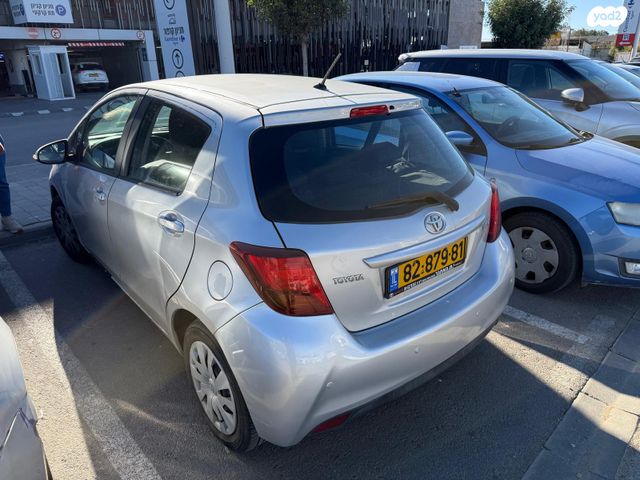 טויוטה יאריס