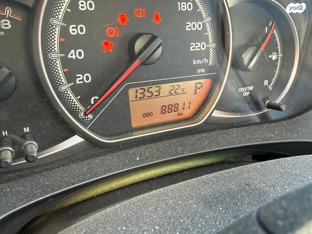 טויוטה יאריס