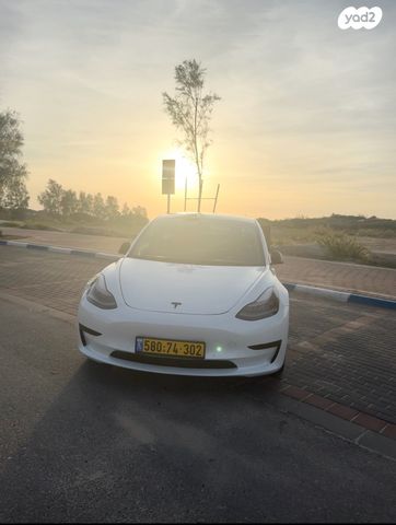מודעת רכב טסלה מודל 3