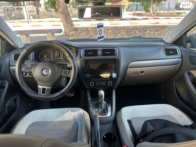 מודעת רכב פולקסווגן ג'טה 