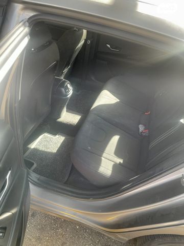 יונדאי אלנטרה