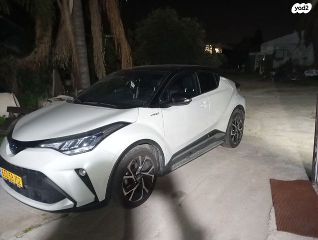 מודעת רכב טויוטה C-HR
