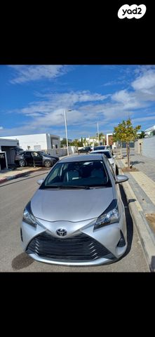 טויוטה יאריס