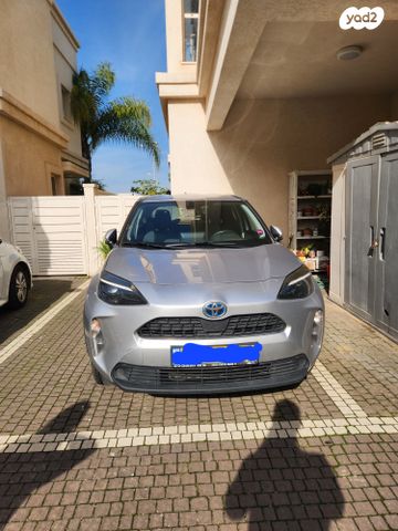 מודעת רכב טויוטה יאריס קרוס