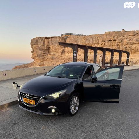 מודעת רכב מאזדה 3